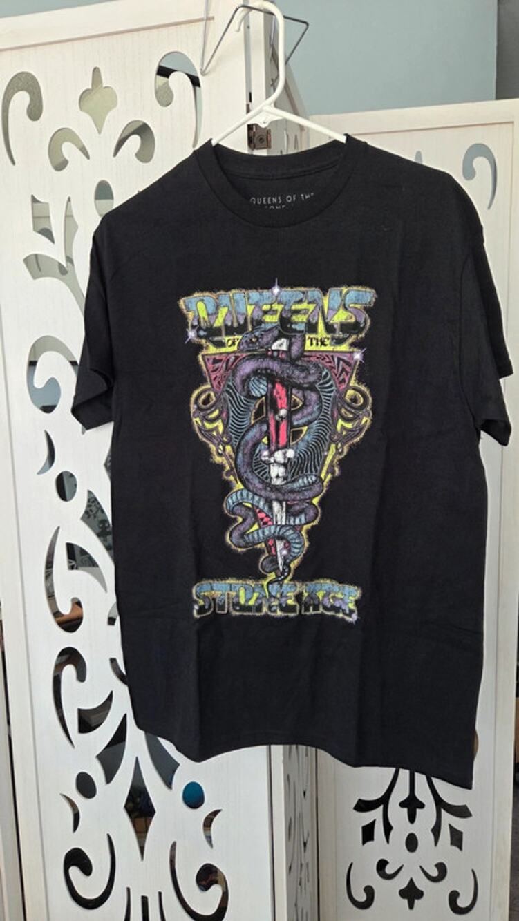 Queens Of The Stone Age Villains Tour Snake Dagger Band tee shirt  Medium NWOT